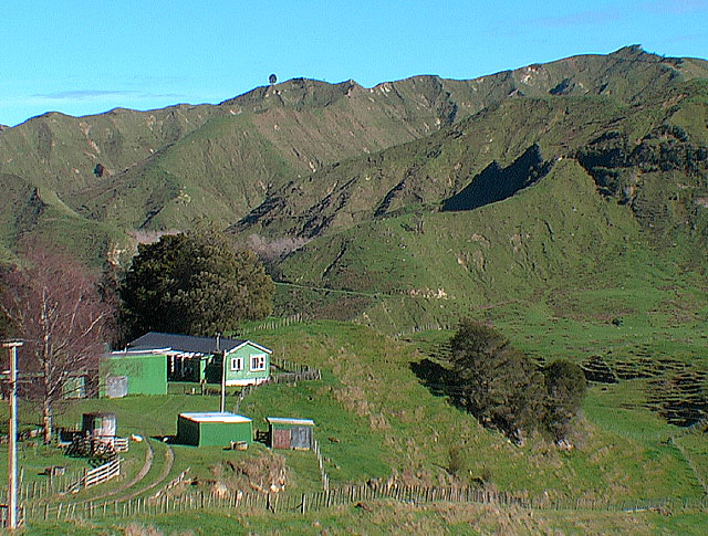ferme dans la verdure