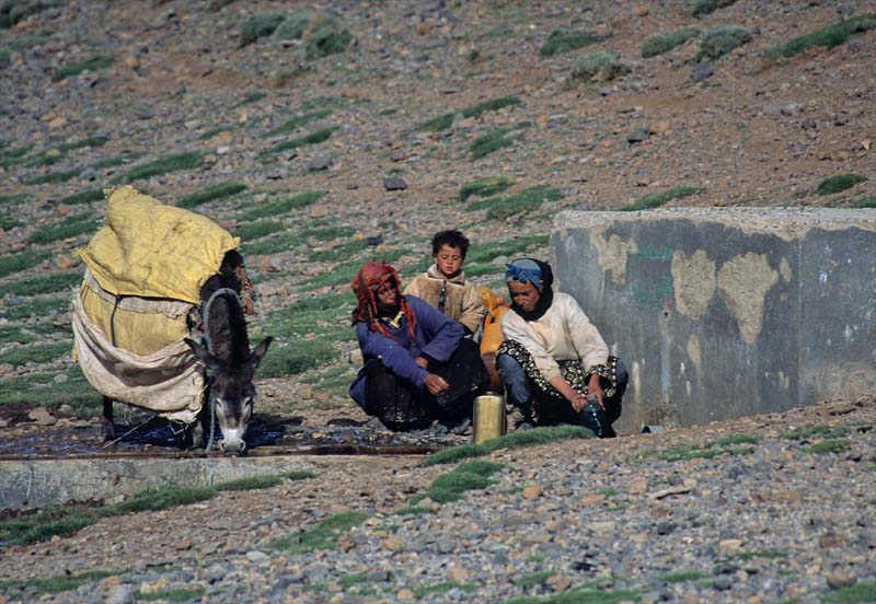 13-family_getting_water