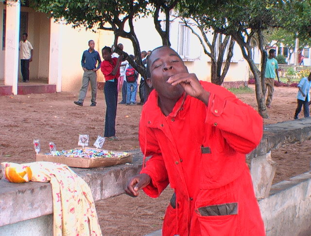Inhambane vendeur de sucettes